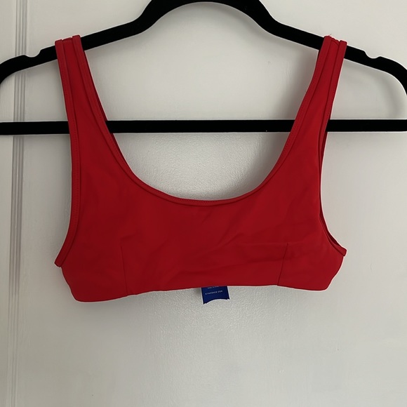 Kit & Ace scoop neck swim top - Picture 2 of 4